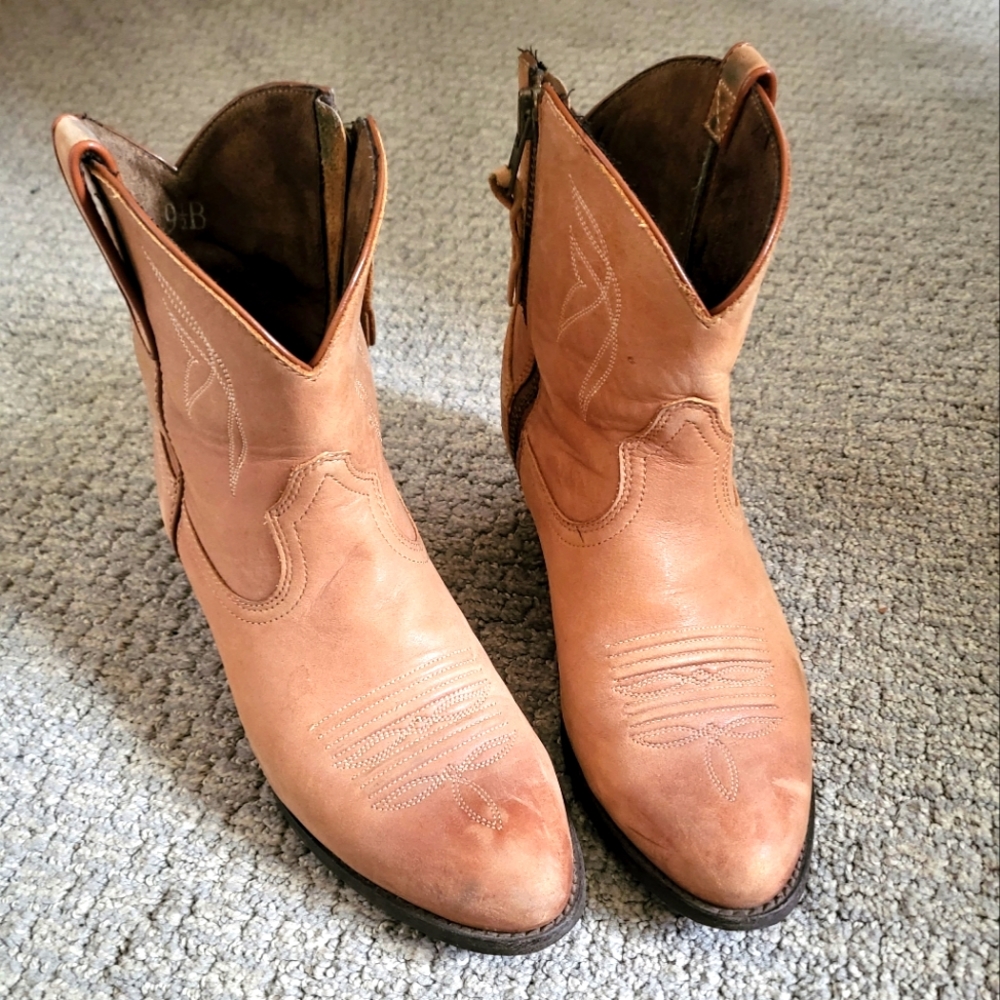 Women's Ariat boots